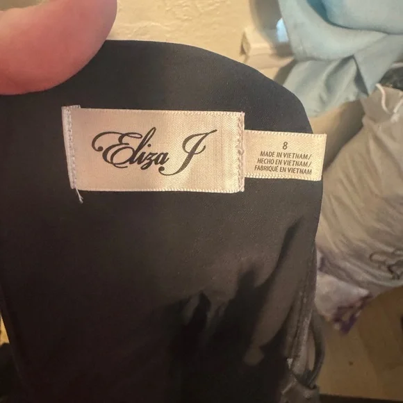 Elegant Black and Gold Floral Skirt - Picture 3 of 3